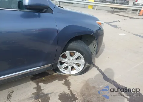 2011 Toyota Highlander Base V6 from USA, damaged, VIN 5TDBK3EH5BS066160